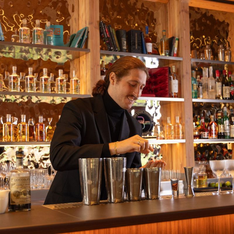 Giorgio Caldesi prepares a cocktail during the Rising Stars Challenge